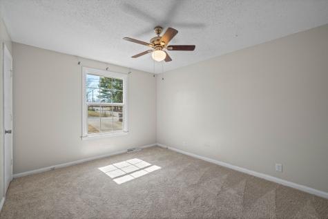 1524 S Freestone Dr, S Clarksville TN 37042