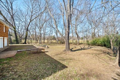 1524 S Freestone Dr, S Clarksville TN 37042