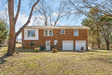 1524 S Freestone Dr, S Clarksville TN 37042