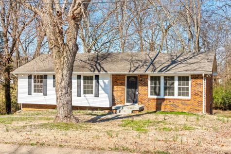 1524 S Freestone Dr, S Clarksville TN 37042