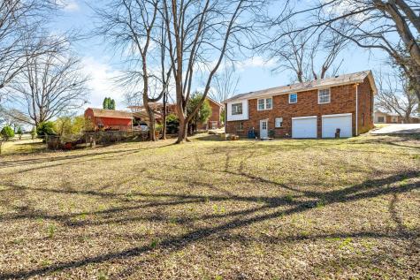1524 S Freestone Dr, S Clarksville TN 37042