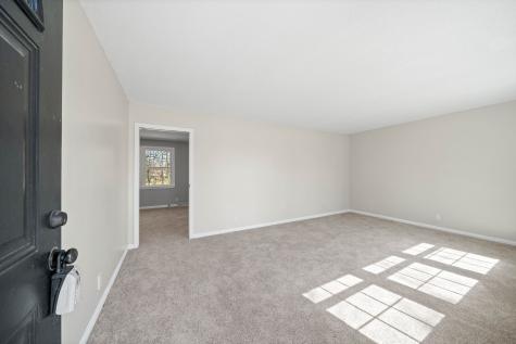 1524 S Freestone Dr, S Clarksville TN 37042