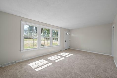 1524 S Freestone Dr, S Clarksville TN 37042