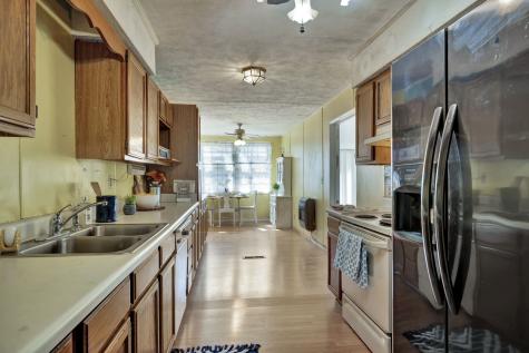 156 Ravenwood Circle Dickson TN 37055