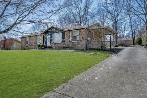 156 Ravenwood Circle Dickson TN 37055