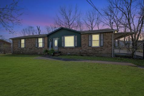 156 Ravenwood Circle Dickson TN 37055