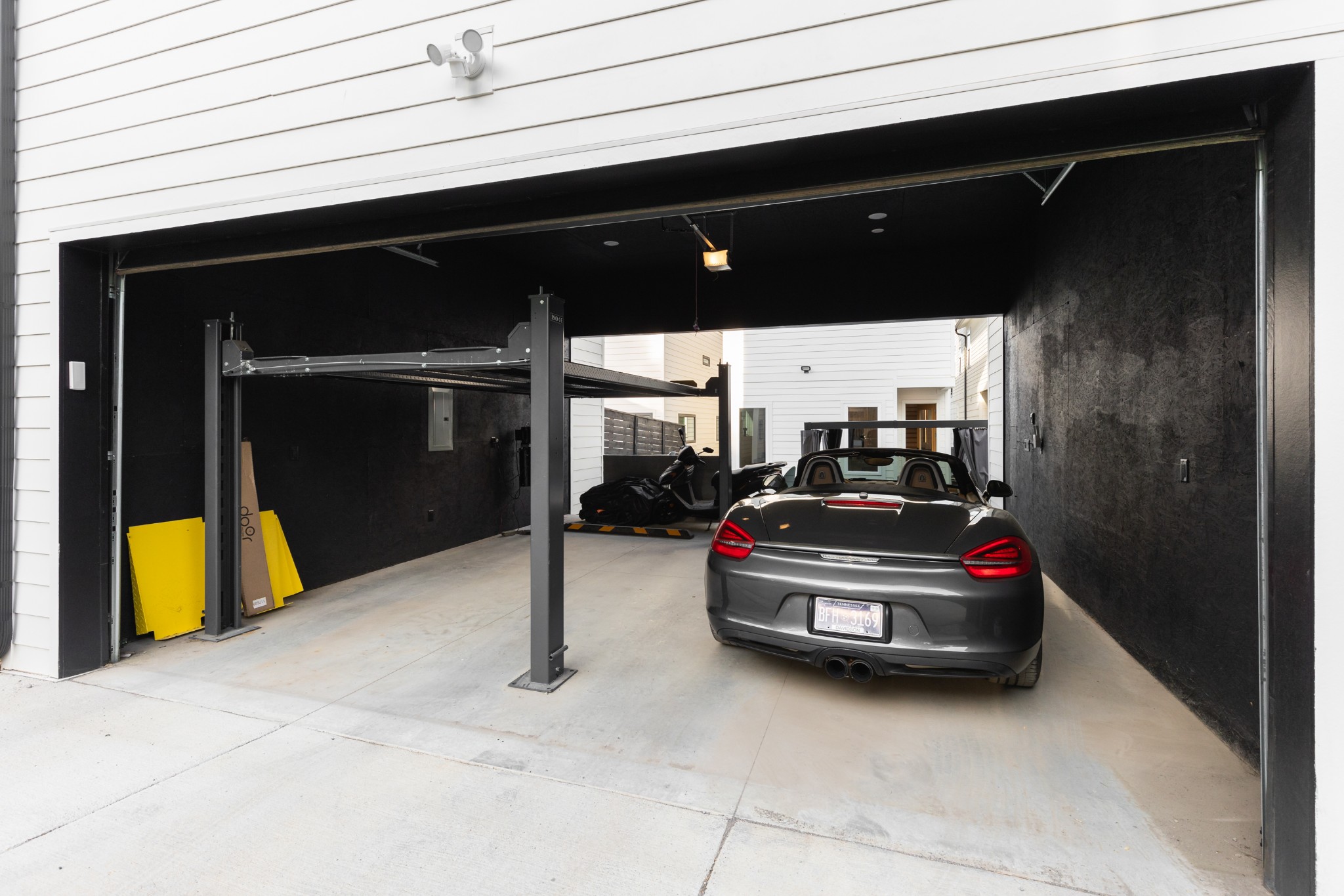 919A 31st Ave, N Nashville TN 37209