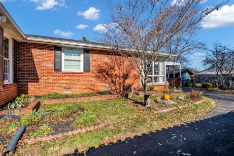 125 Castle Heights Avenue Lebanon TN 37087