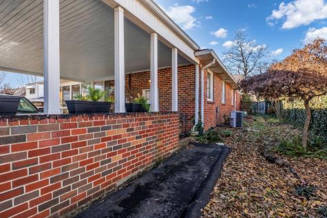 125 Castle Heights Avenue Lebanon TN 37087