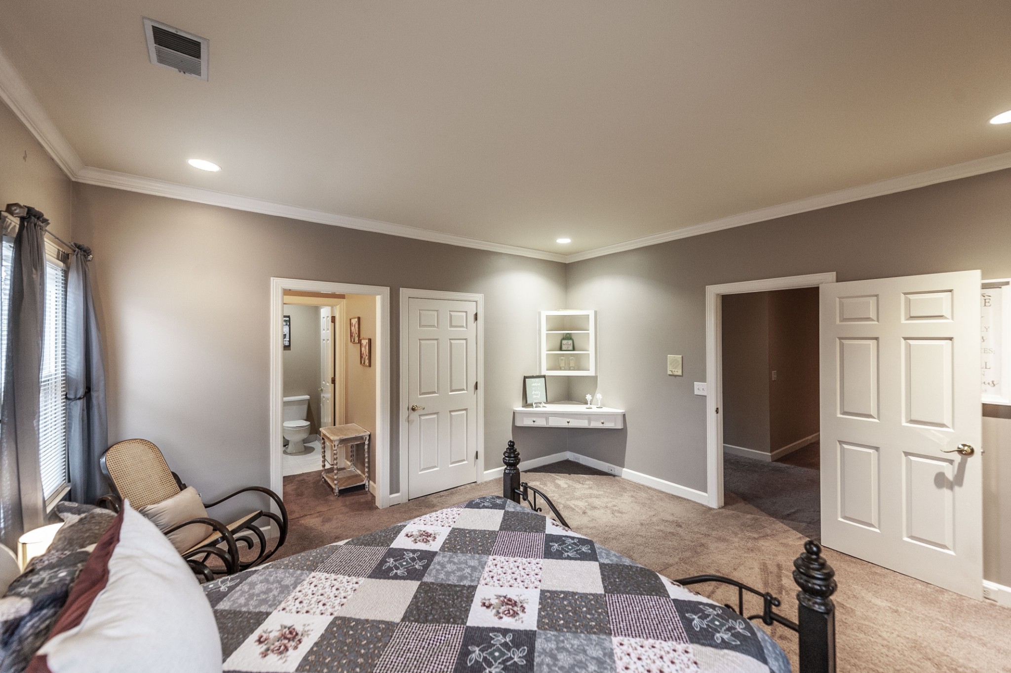 135 N Country Club Drive Hendersonville TN 37075