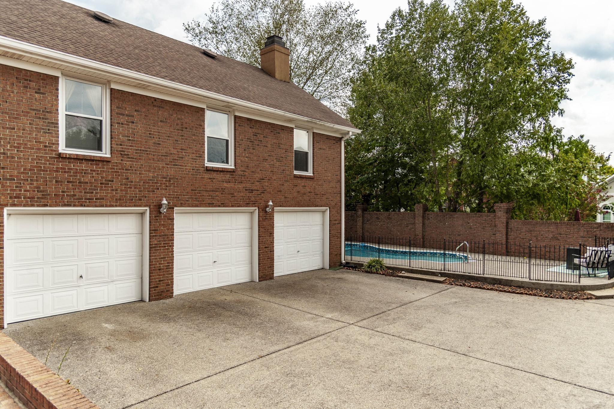 135 N Country Club Drive Hendersonville TN 37075