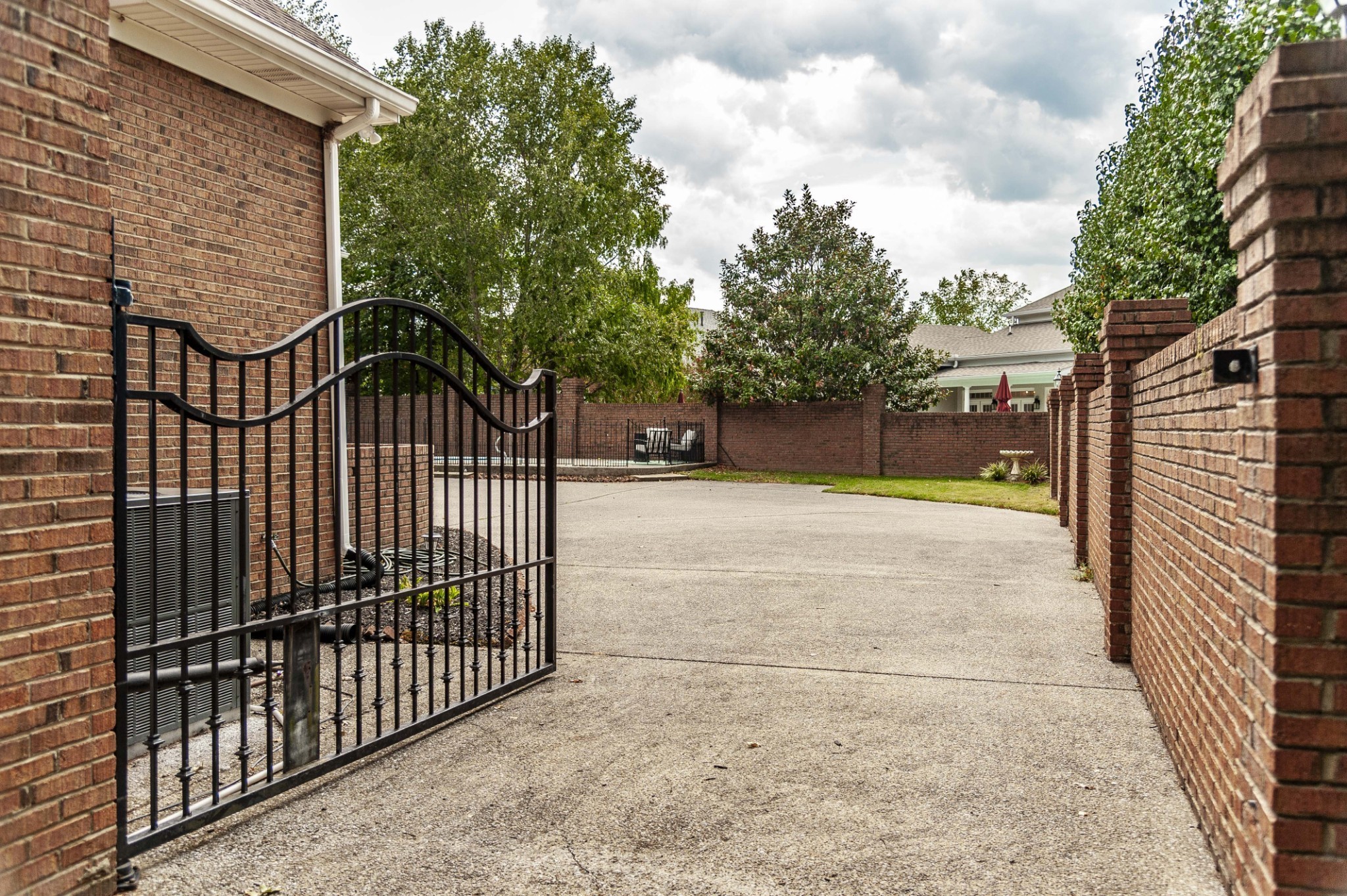 135 N Country Club Drive Hendersonville TN 37075