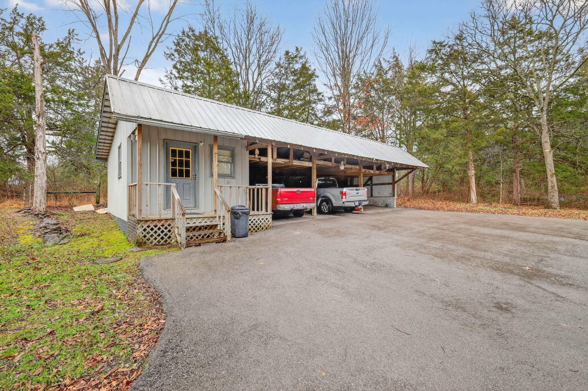 5815 Bradyville Road Bradyville TN 37026