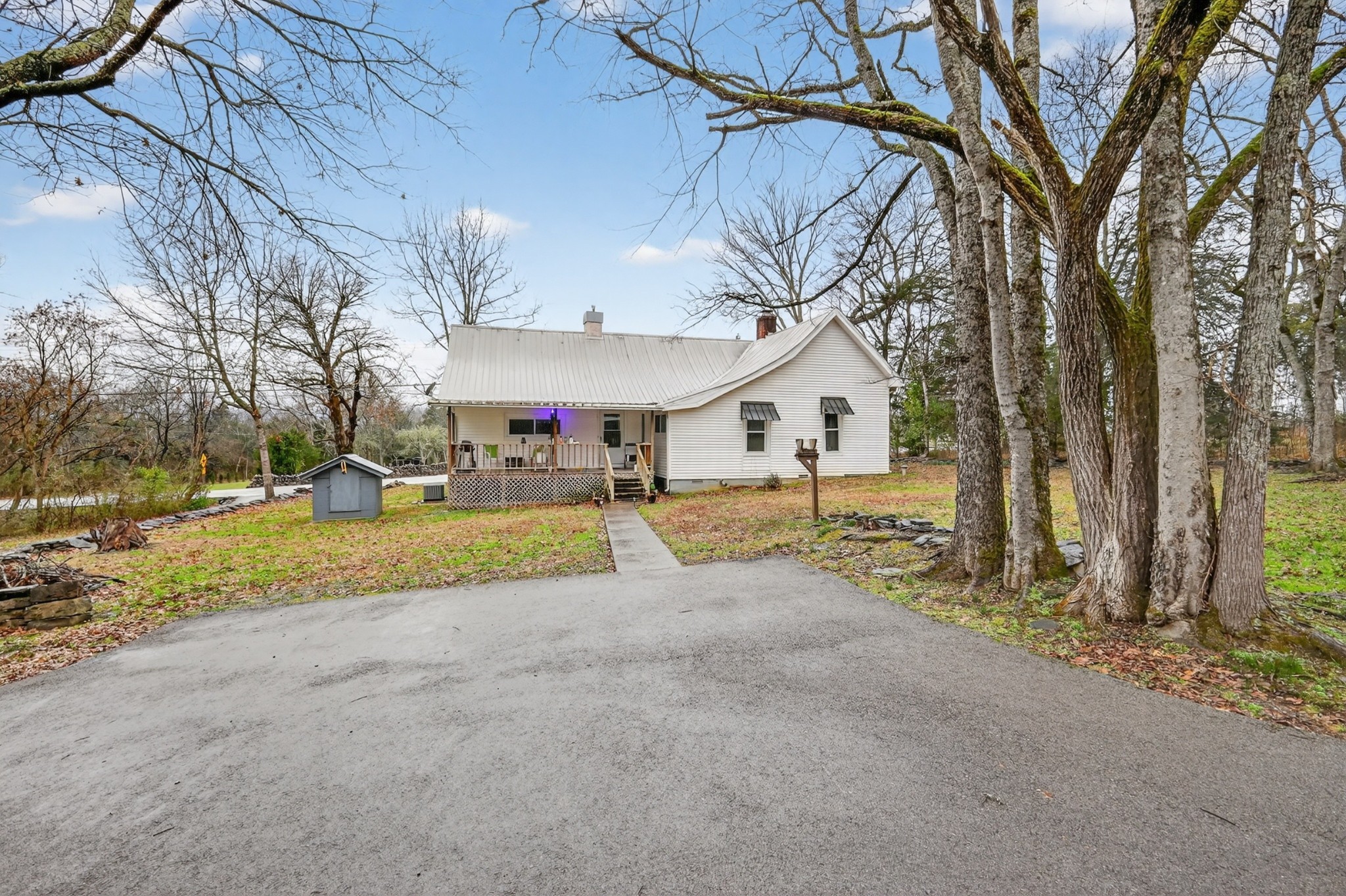 5815 Bradyville Road Bradyville TN 37026