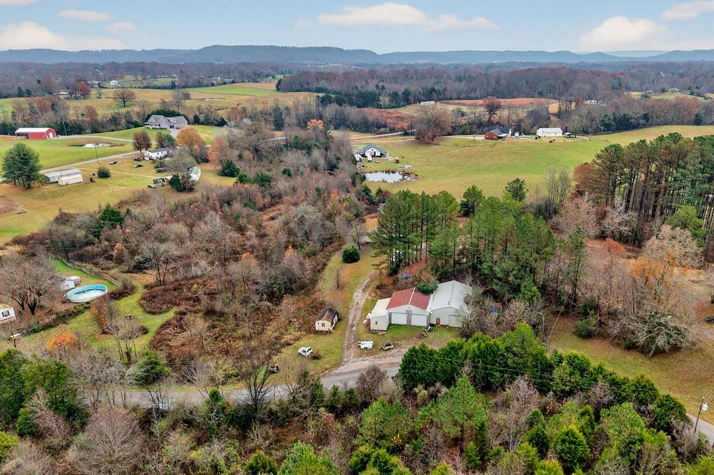 265 N Center Point Acres Walling TN 38587