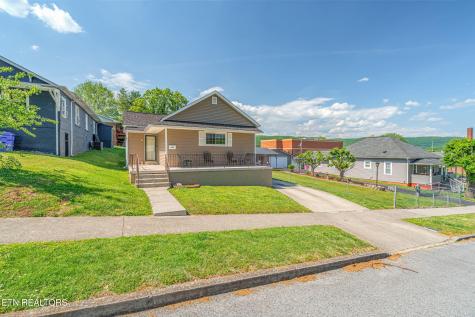 905 Cumberland Street Harriman TN 37748