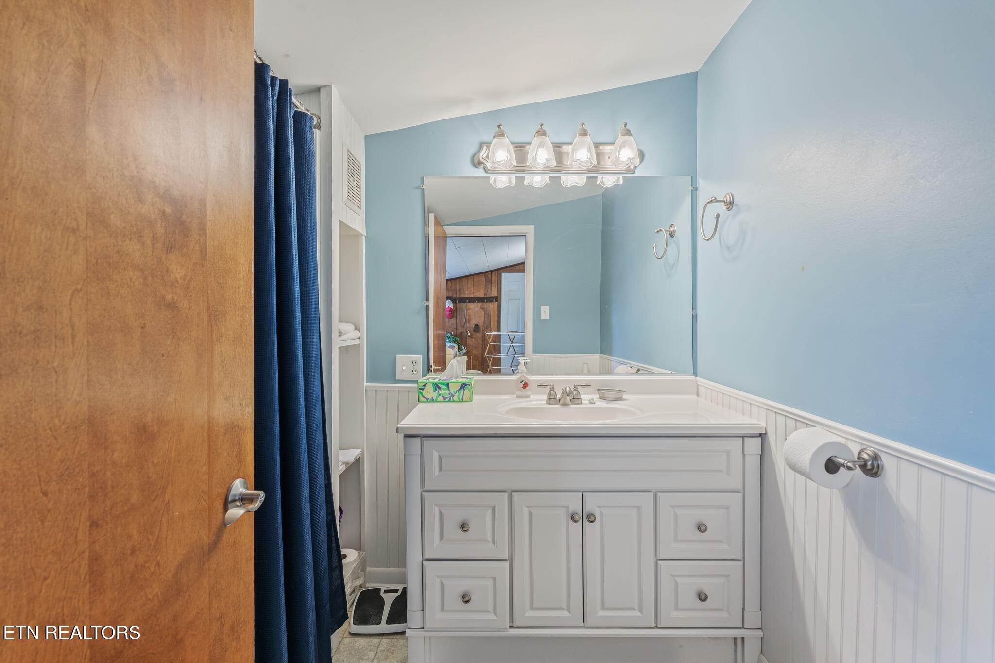 905 Cumberland Street Harriman TN 37748