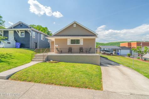 905 Cumberland Street Harriman TN 37748
