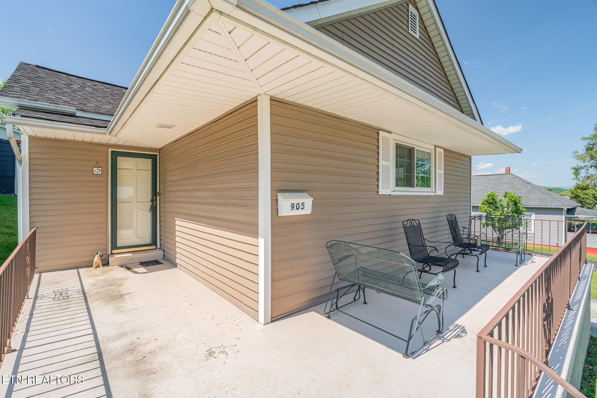 905 Cumberland Street Harriman TN 37748