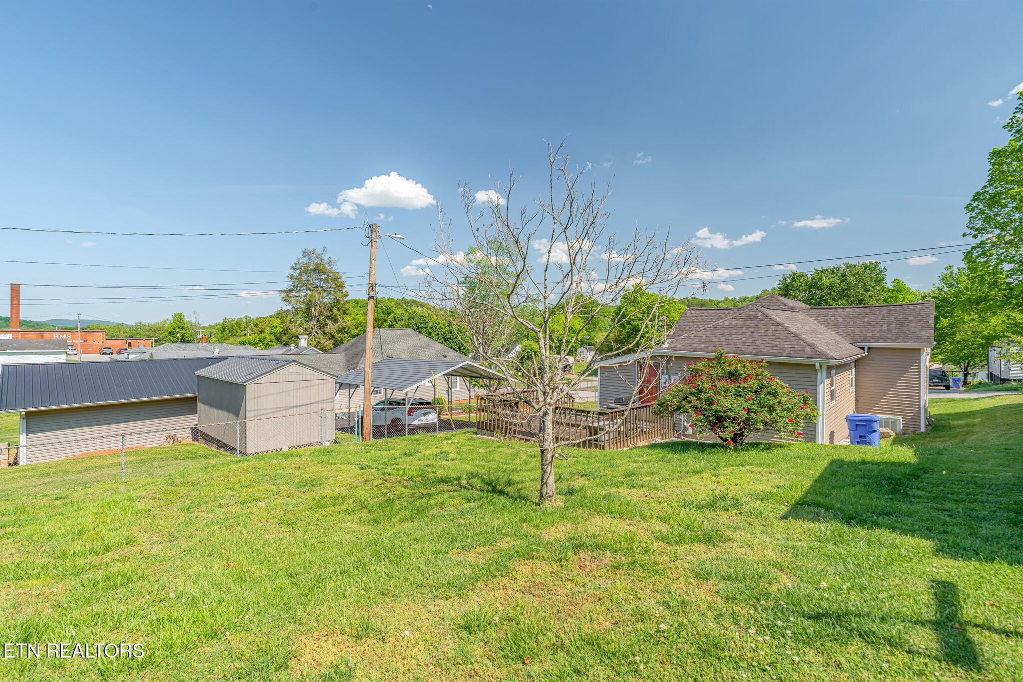 905 Cumberland Street Harriman TN 37748