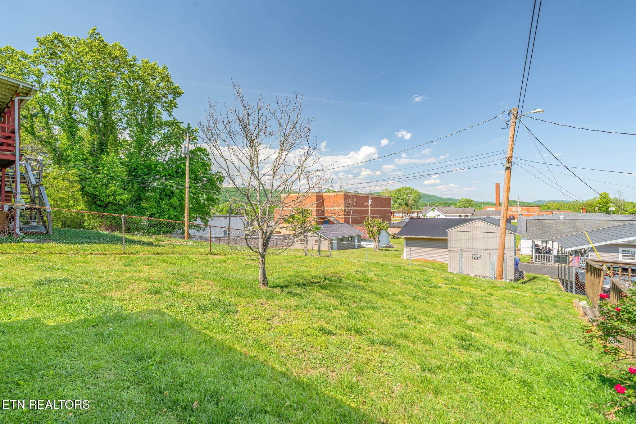 905 Cumberland Street Harriman TN 37748
