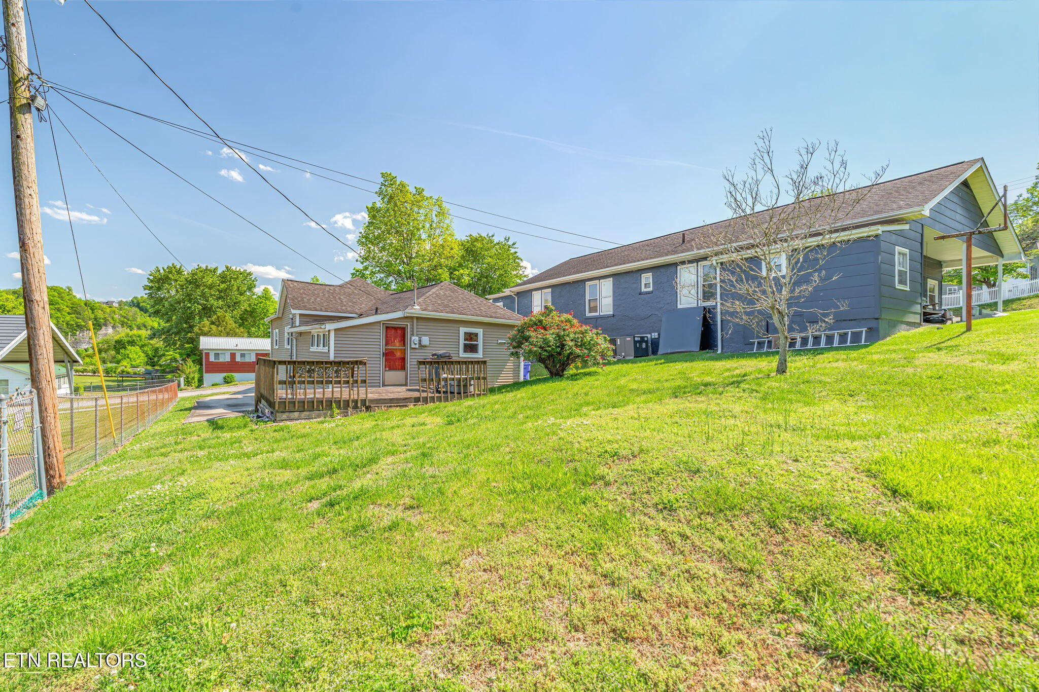 905 Cumberland Street Harriman TN 37748