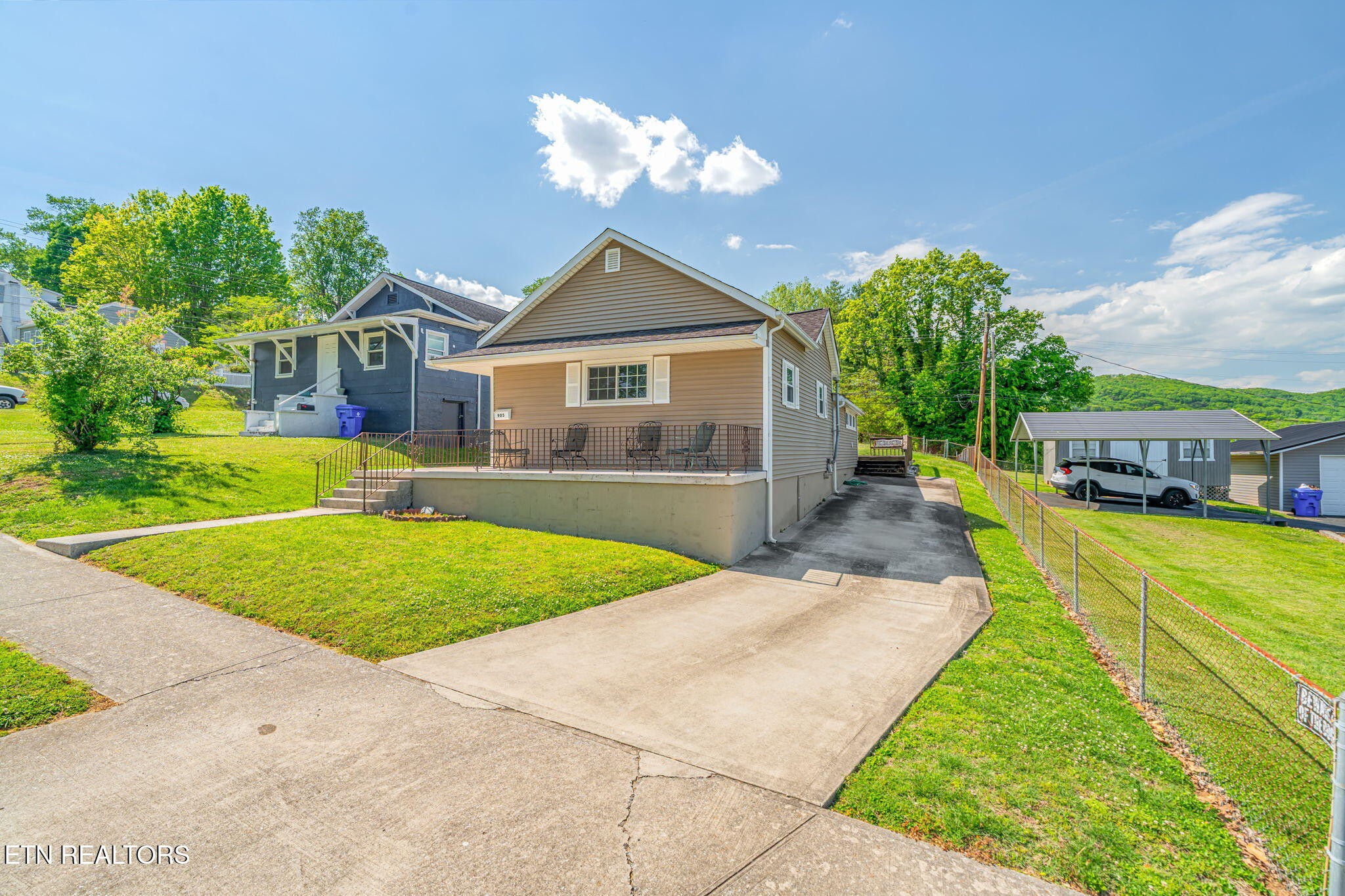 905 Cumberland Street Harriman TN 37748