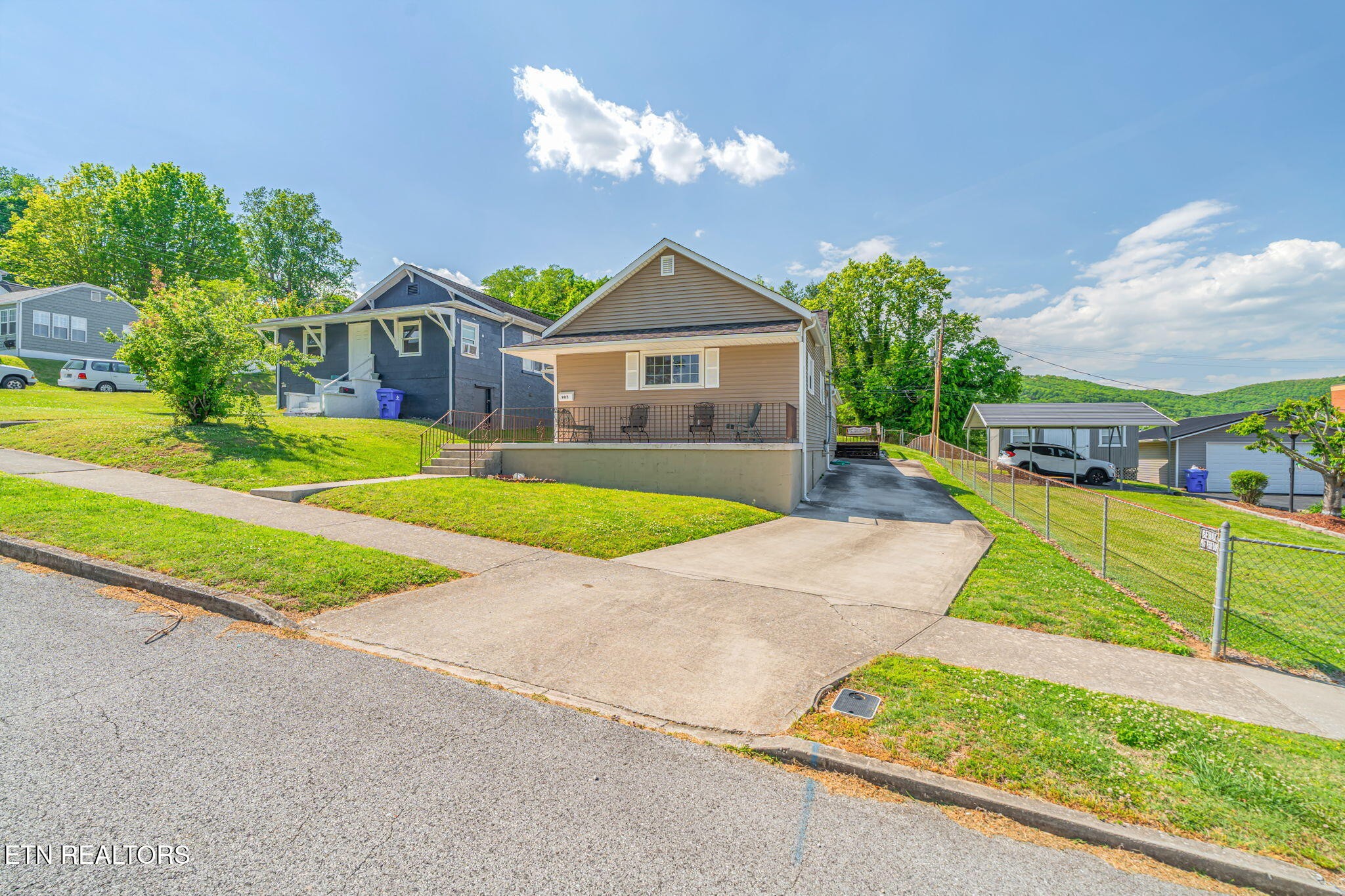 905 Cumberland Street Harriman TN 37748