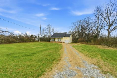 230 Woodruff Road Adams TN 37010