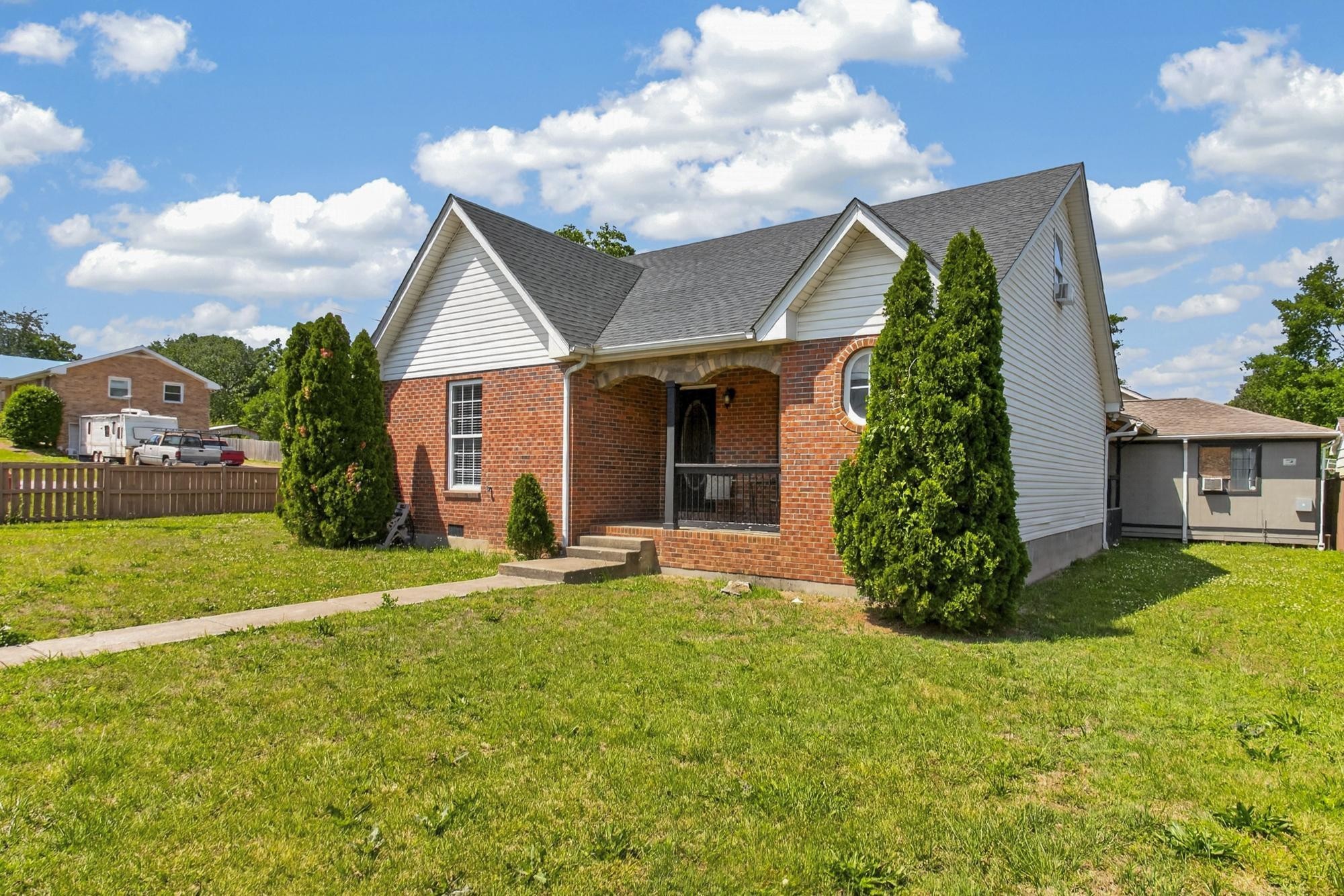801 N Dupont Ave, N Madison TN 37115
