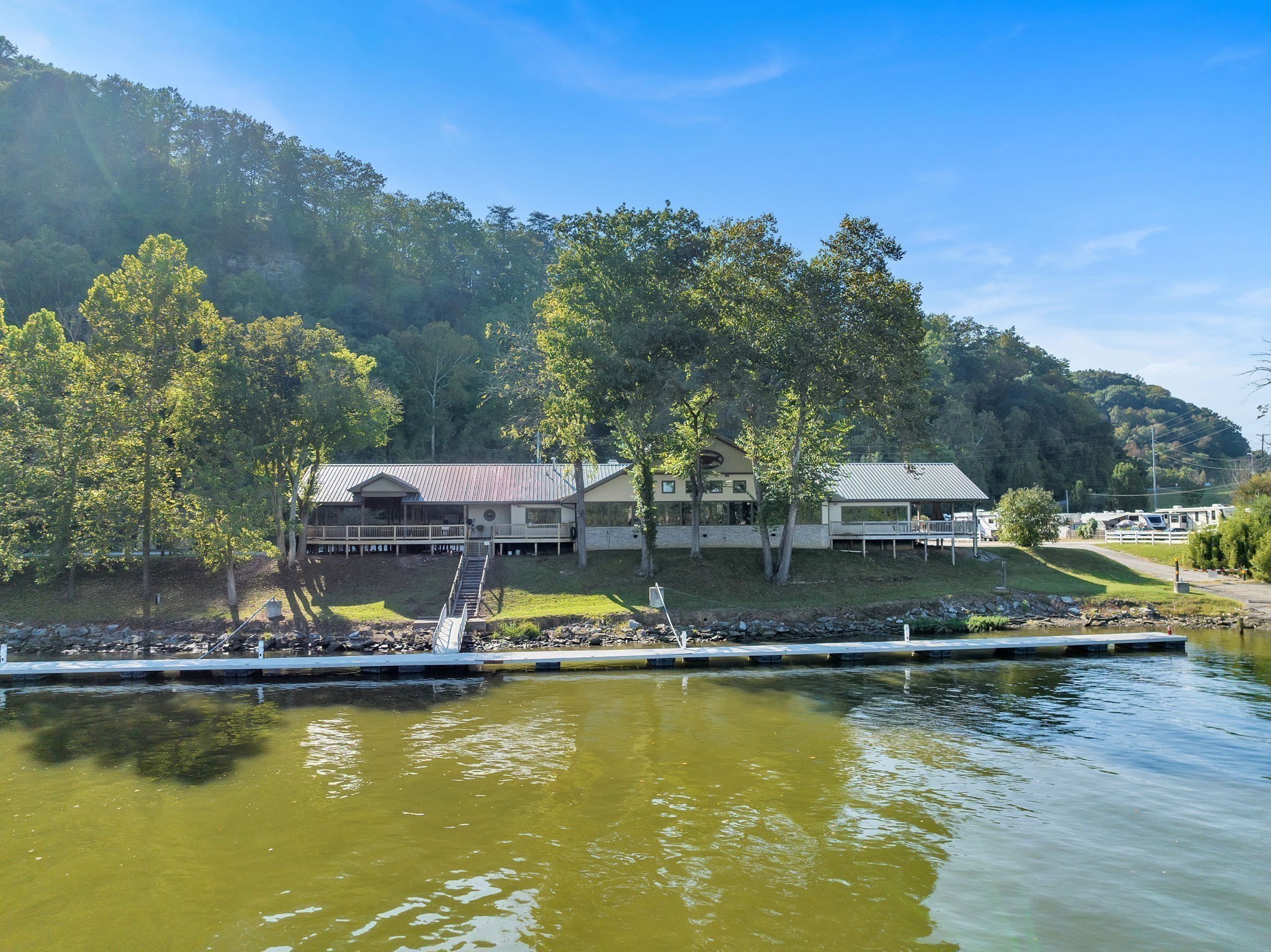 1807 Tn12, S Ashland City TN 37015