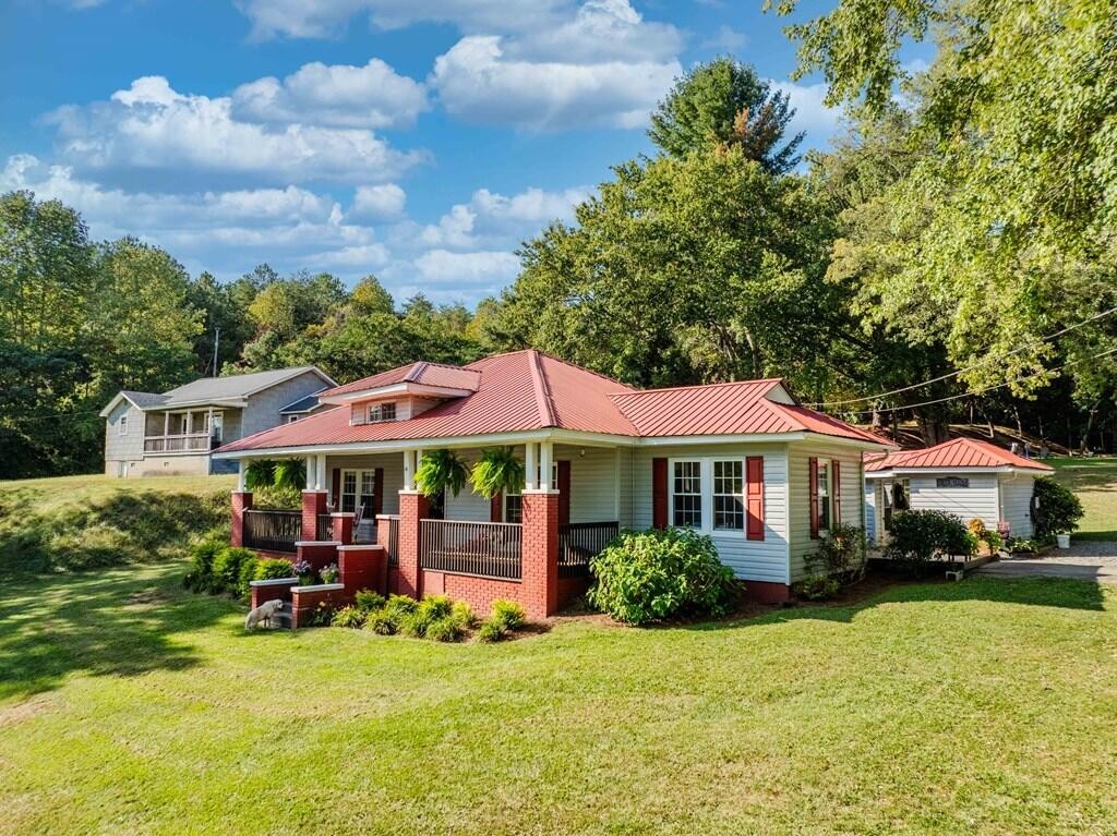 195 Isabella Avenue Copperhill TN 37317