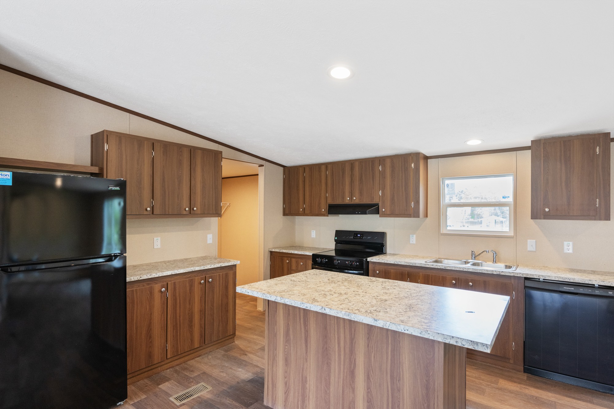 177 Georgia Ave, S Parsons TN 38363