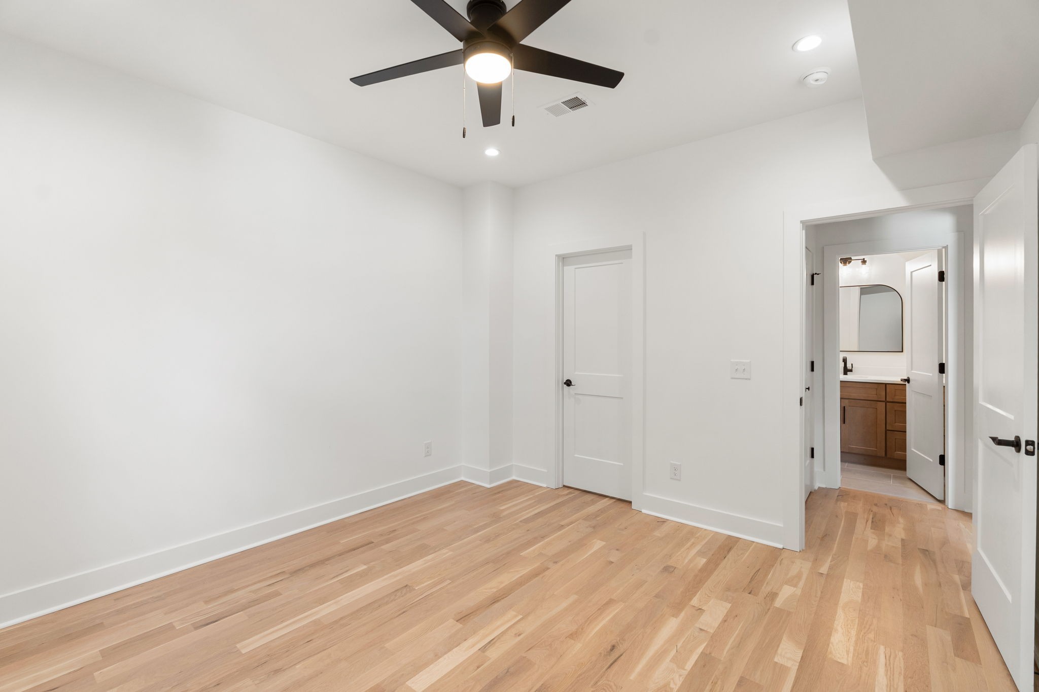 1117B Mcgavock Pike Nashville TN 37216