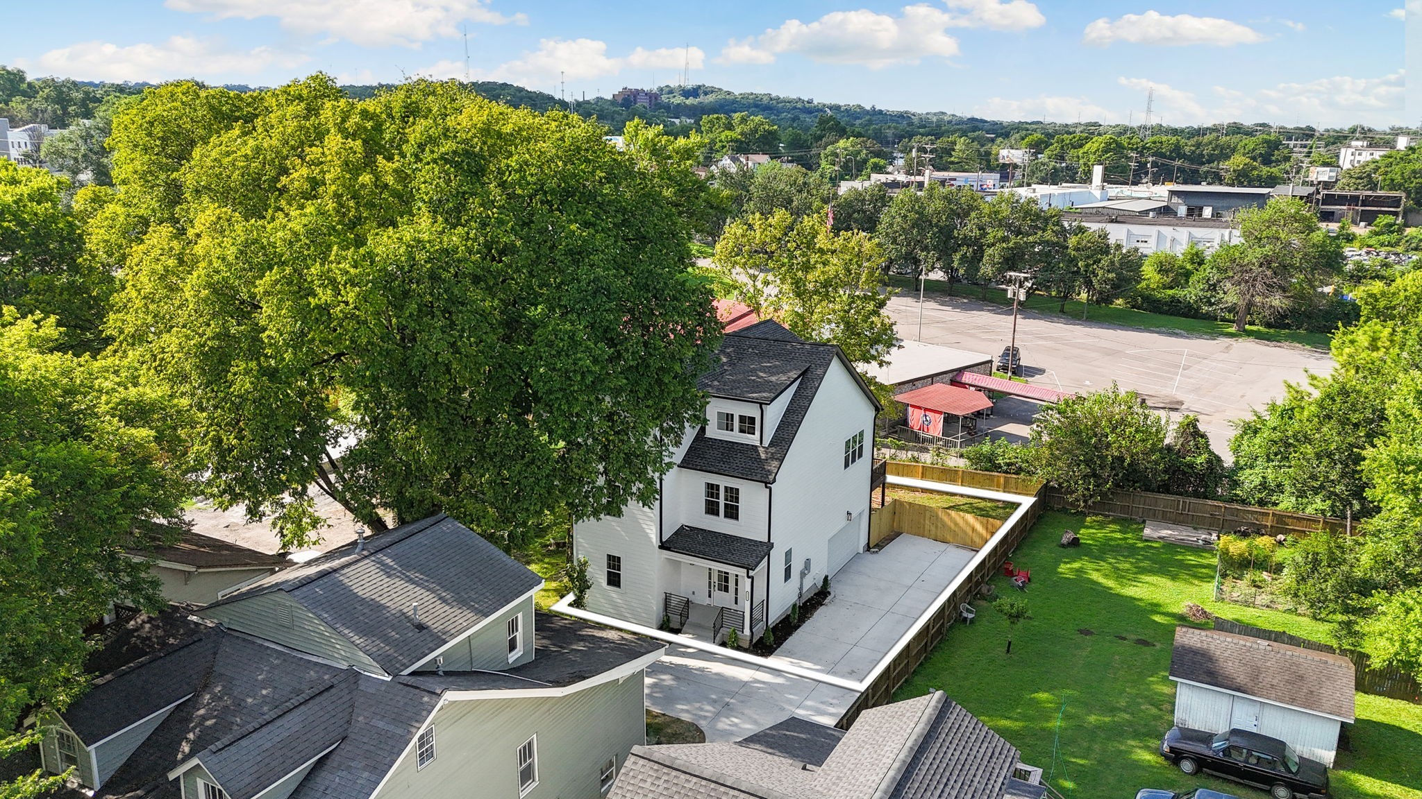 1117B Mcgavock Pike Nashville TN 37216