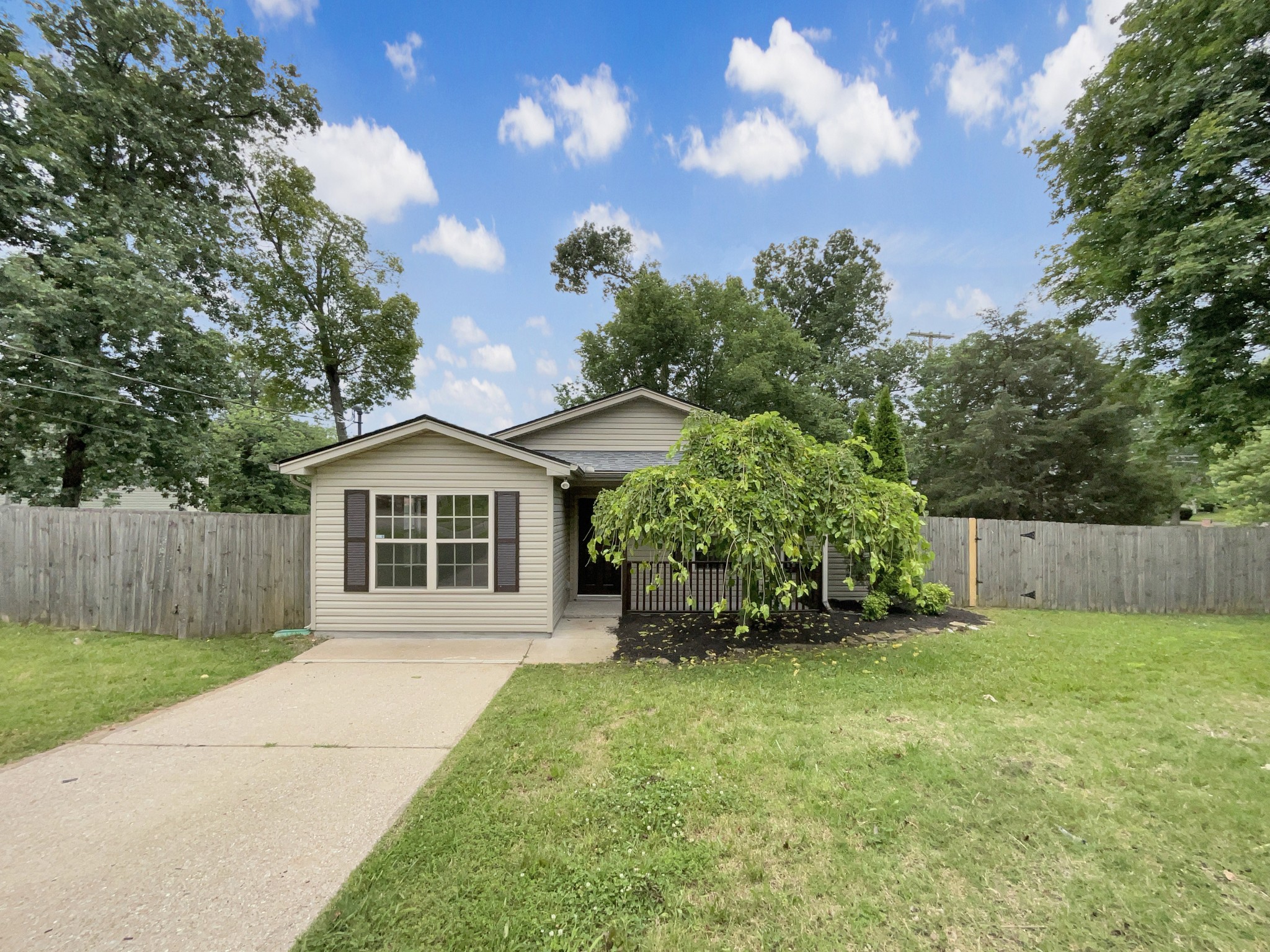 1002 Dwayne Court La Vergne TN 37086