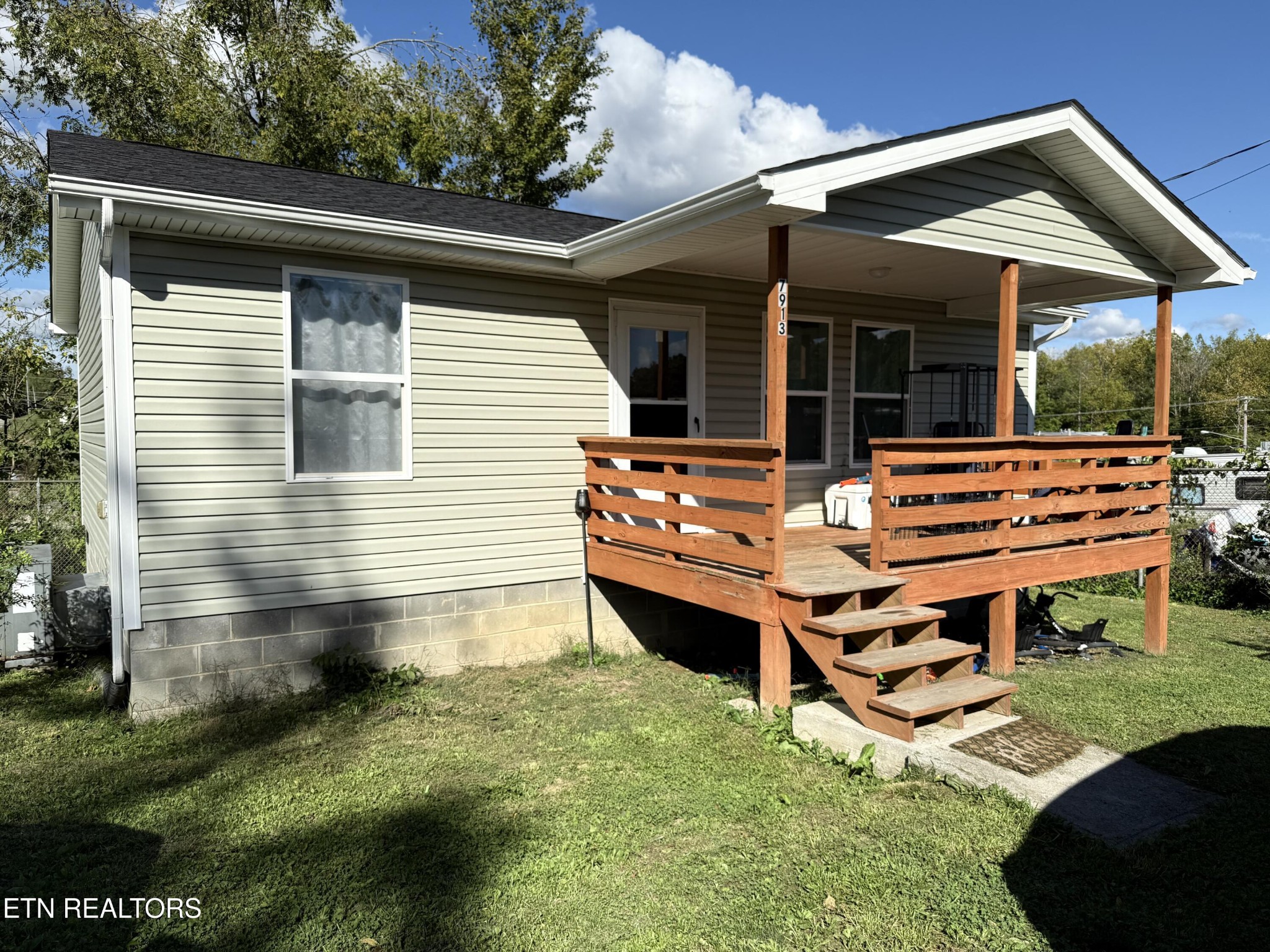 7913 Morgan Co Highway Sunbright TN 37872