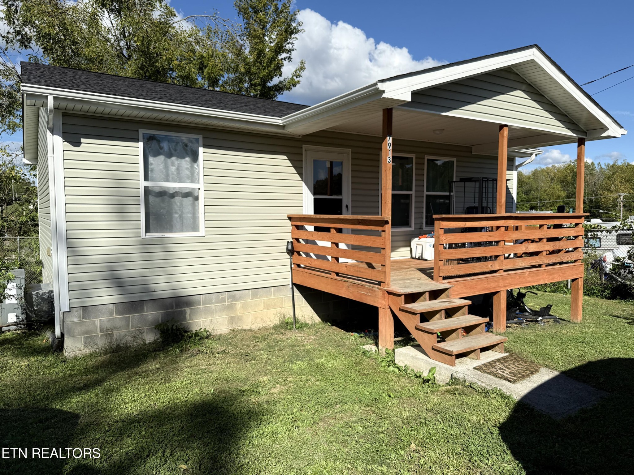7913 Morgan Co Highway Sunbright TN 37872