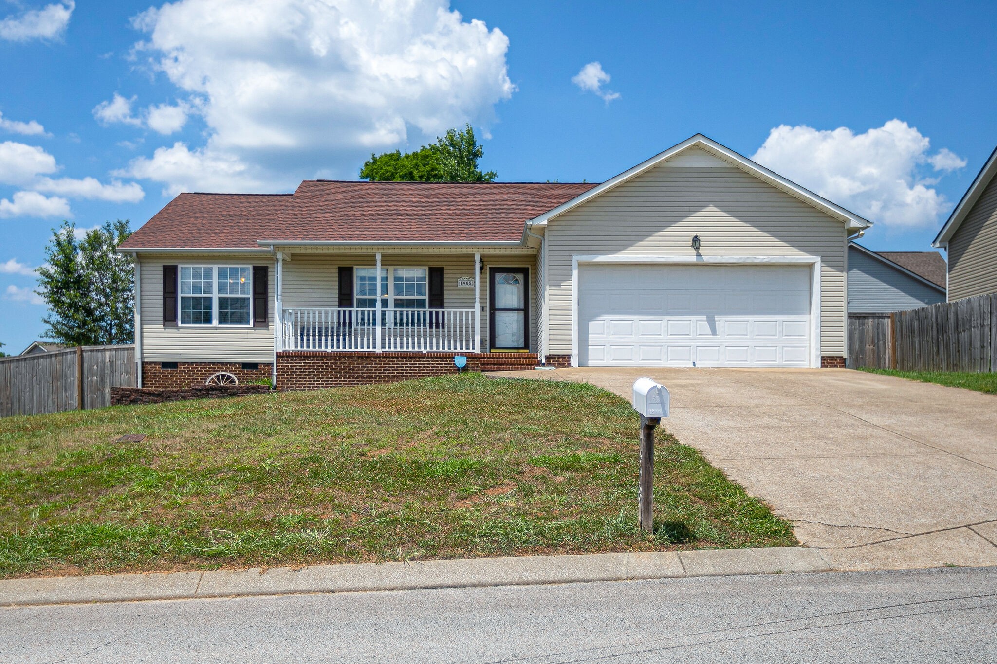 1908 Sheffield Lane Columbia TN 38401