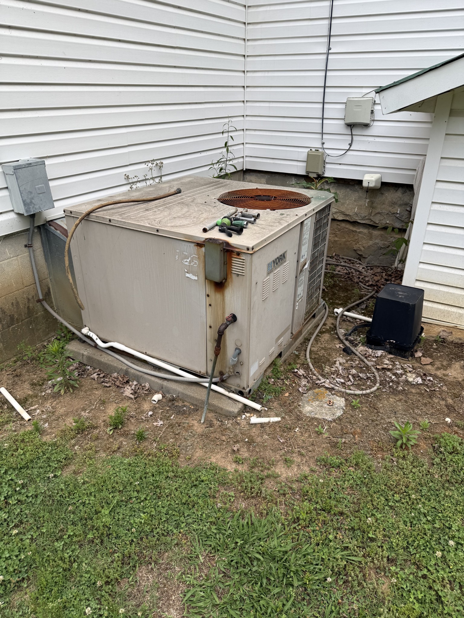 328 Young Branch Road Dixon Springs TN 37057