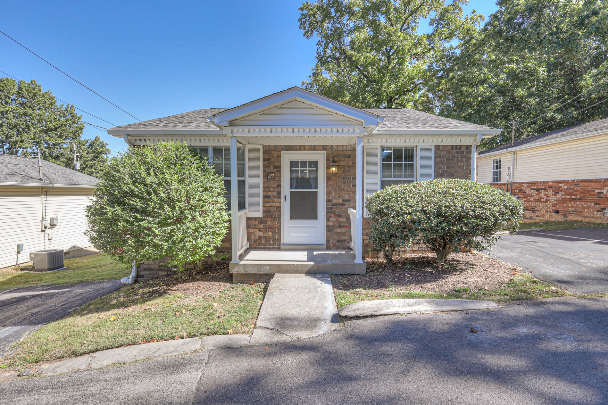 147 Five Oaks Drive Nashville TN 37217