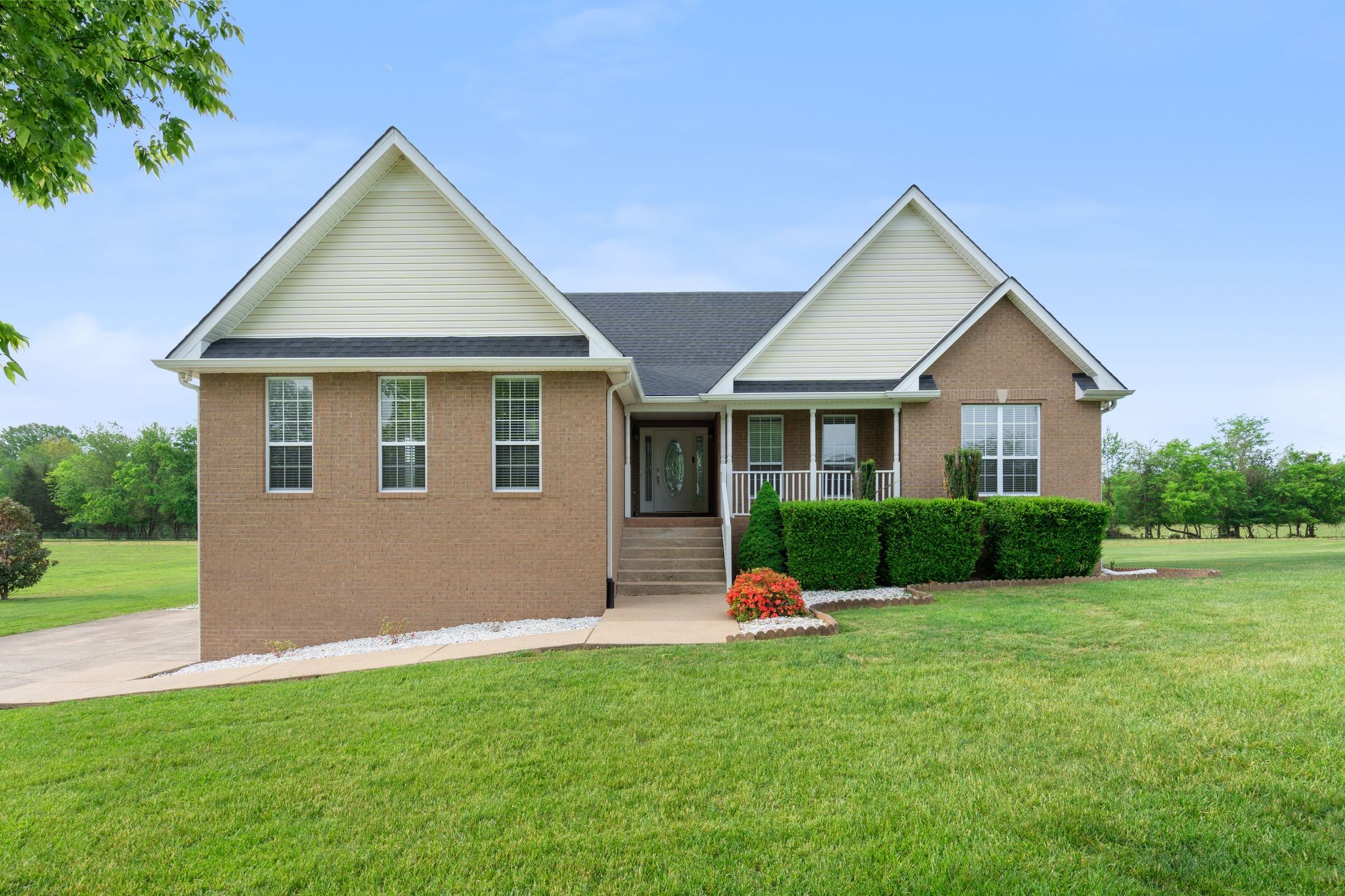 1014 Somerville Drive Cottontown TN 37048