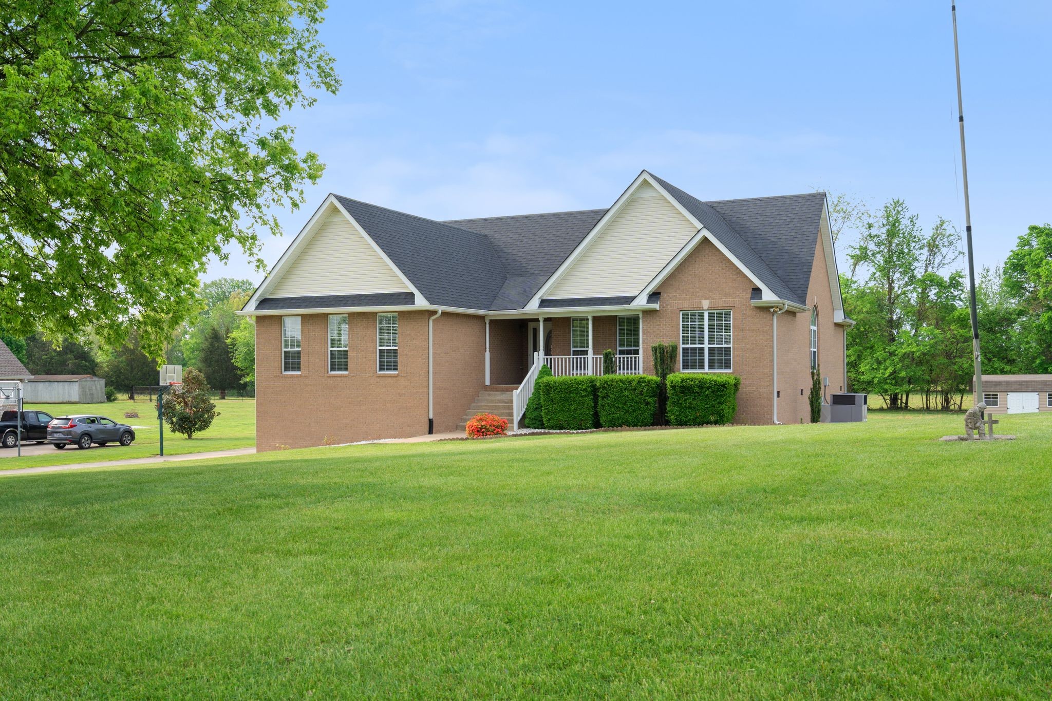 1014 Somerville Drive Cottontown TN 37048