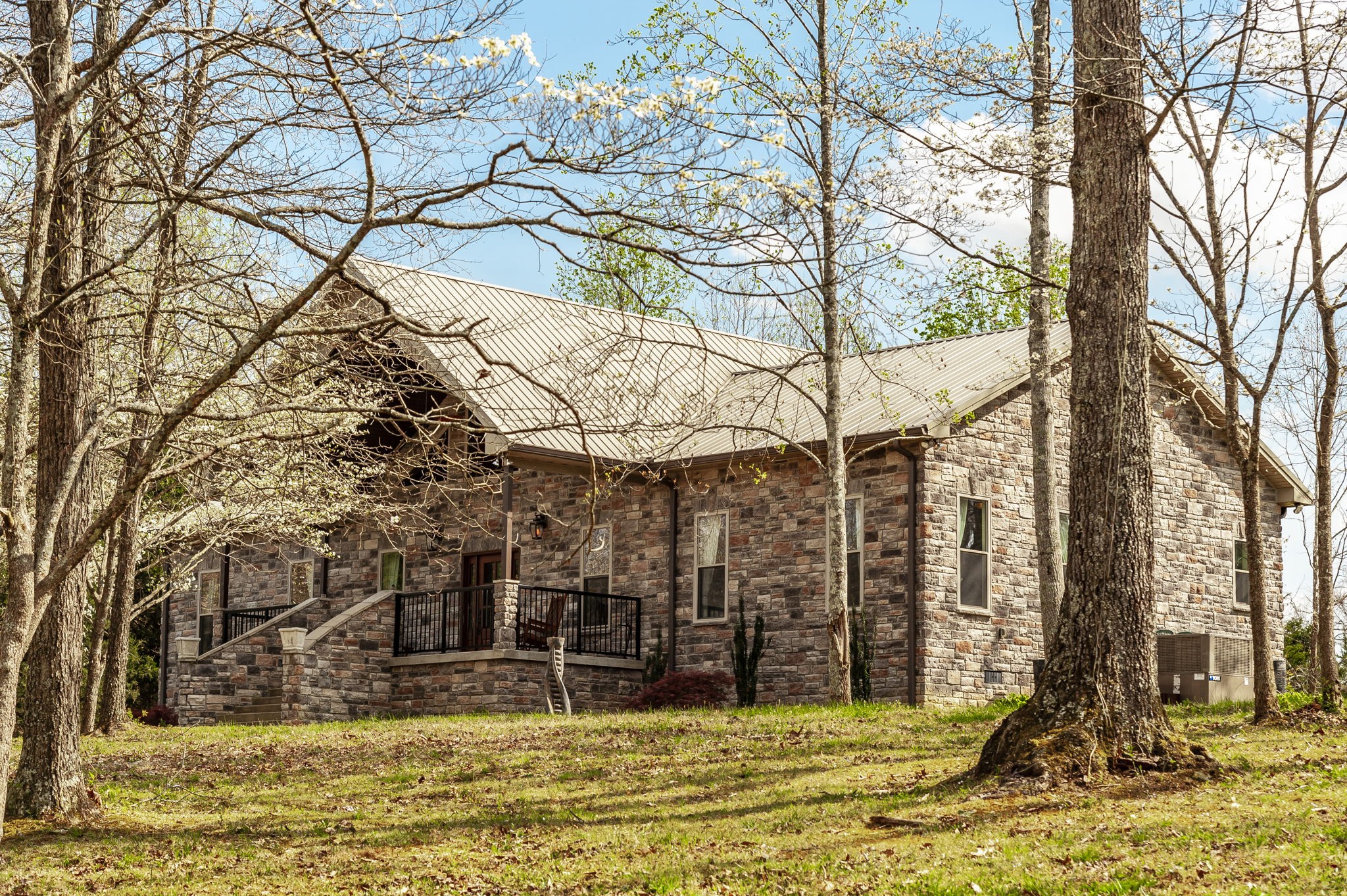 3376 Highway 52, E Bethpage TN 37022