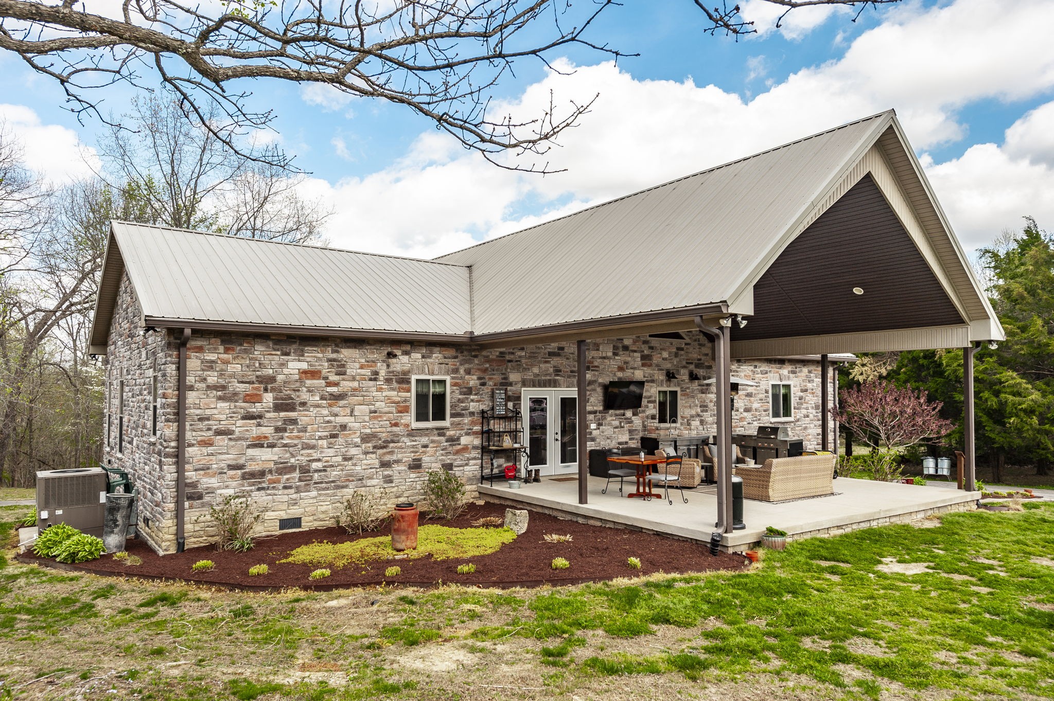 3376 Highway 52, E Bethpage TN 37022