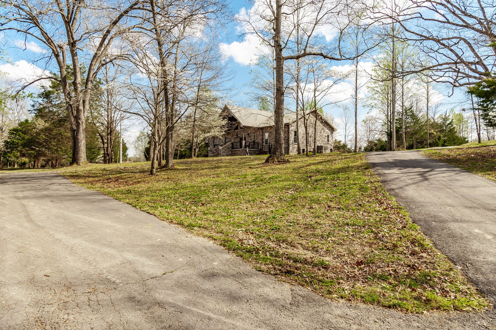 3376 Highway 52, E Bethpage TN 37022
