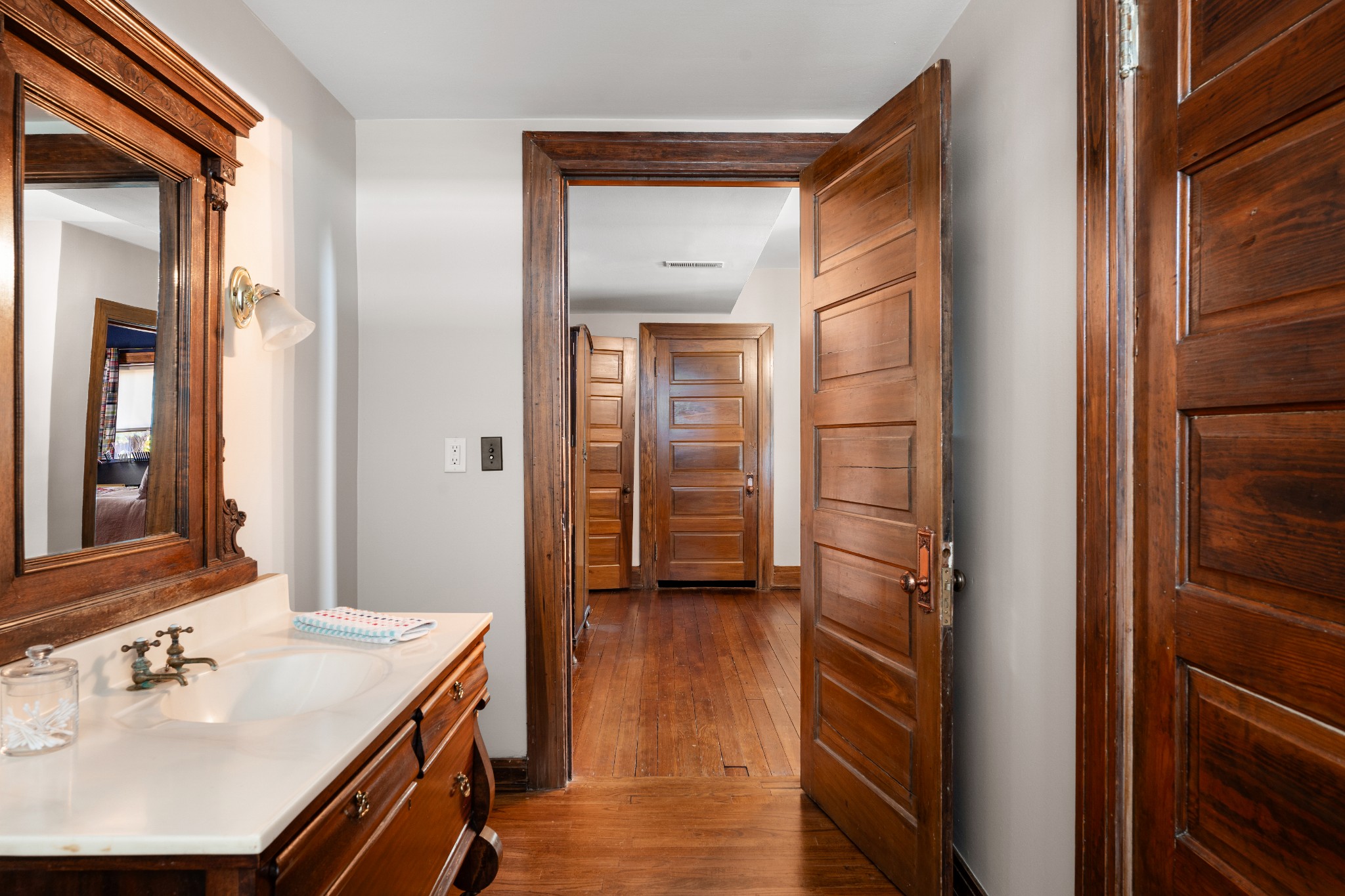 903A Russell Street Nashville TN 37206