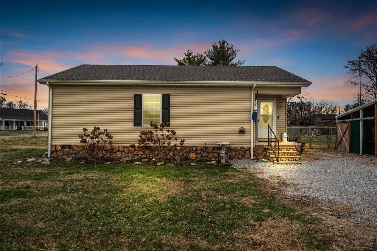 201 College St, N Cowan TN 37318