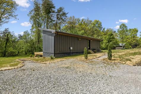 33 Dwellings Drive Tracy City TN 37387