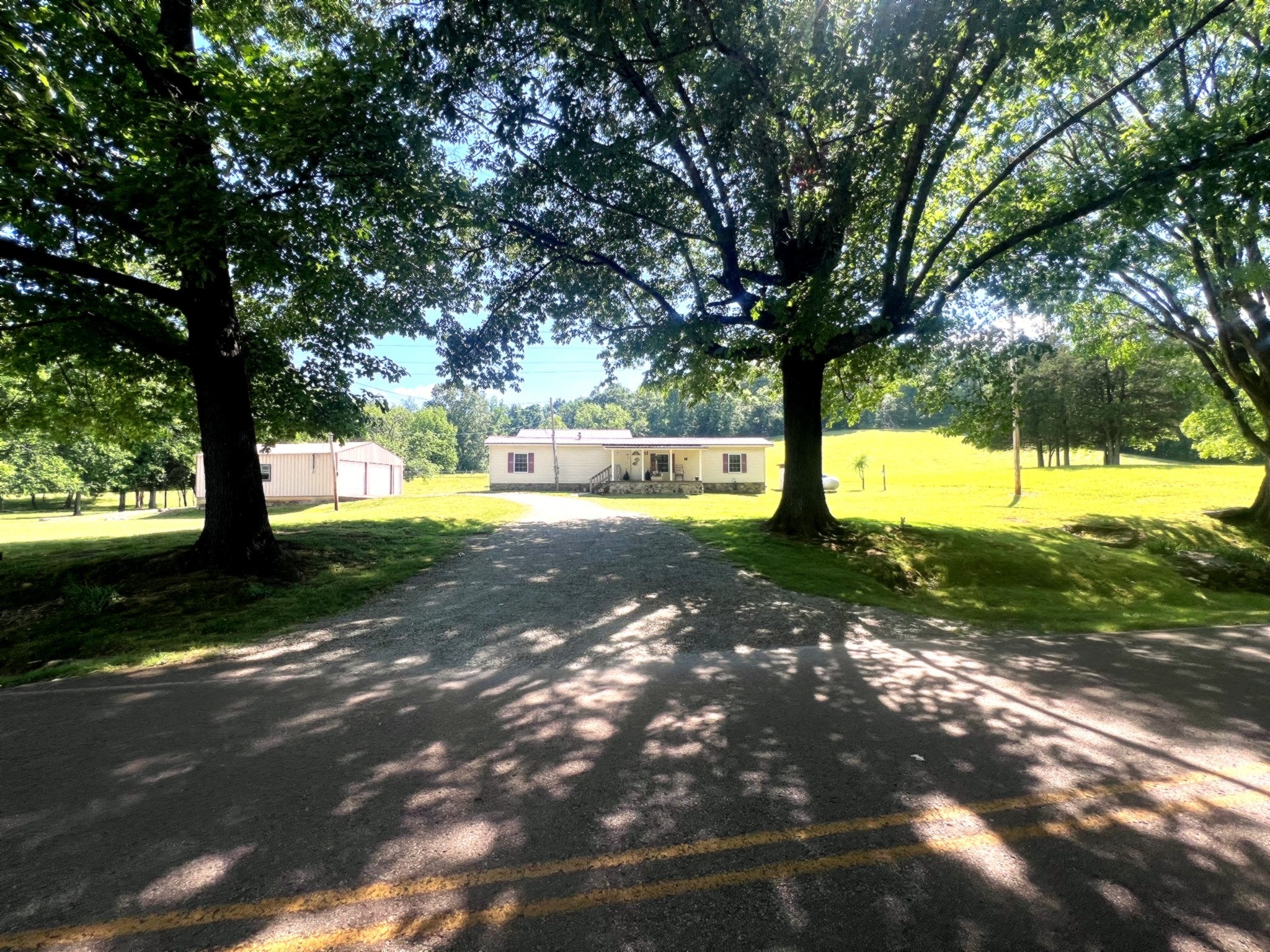 1133 Culps Bend Road Clifton TN 38425